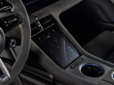 Porsche Taycan Sport Turismo — Miniature 8