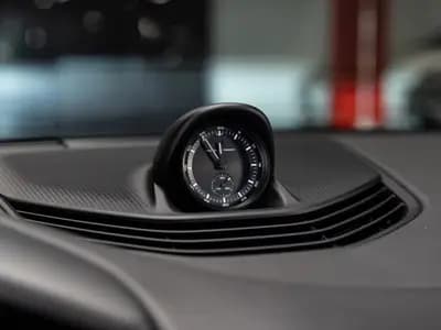 Porsche Taycan Sport Turismo — Miniature 9