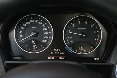 BMW Serie 2 — Miniature 13