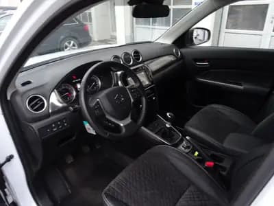 Suzuki Vitara — Miniature 7