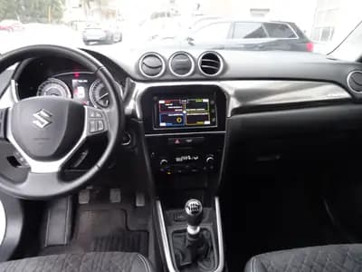 Suzuki Vitara — Miniature 10