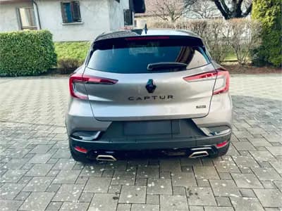 Renault Captur E-Tech — intérieur