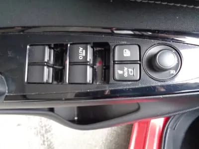 Mazda Mazda2 — Miniature 8