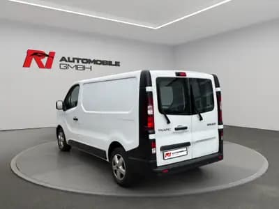 Renault Trafic — exterior view