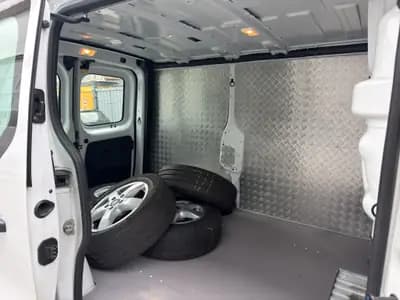 Renault Trafic — Thumbnail 11