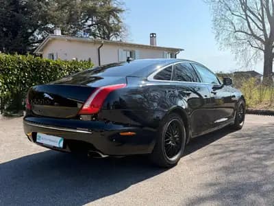 Jaguar XJ Portfolio — dashboard