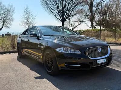 Jaguar XJ Portfolio — detail