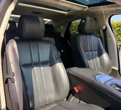 Jaguar XJ Portfolio — Thumbnail 12