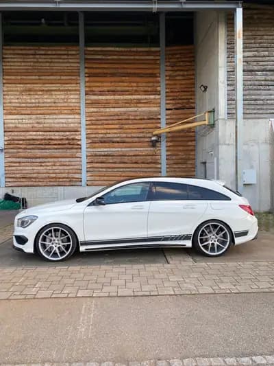 Mercedes-Benz CLA 45 AMG Shooting Brake — Performance 360 ch, 4Matic intégral — interior