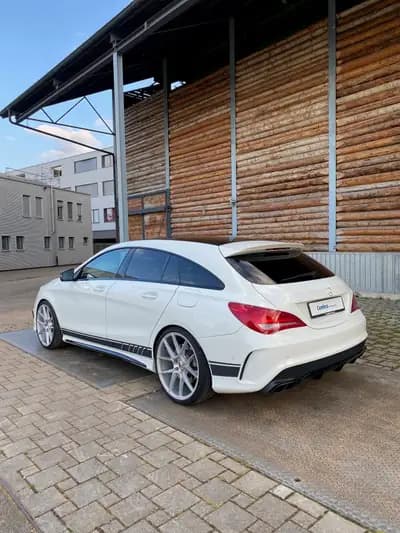 Mercedes-Benz CLA 45 AMG Shooting Brake — Performance 360 ch, 4Matic intégral — dashboard