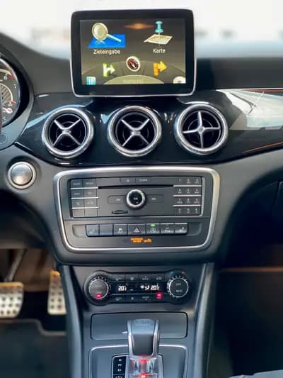 Mercedes-Benz CLA 45 AMG Shooting Brake — Performance 360 ch, 4Matic intégral — Thumbnail 17