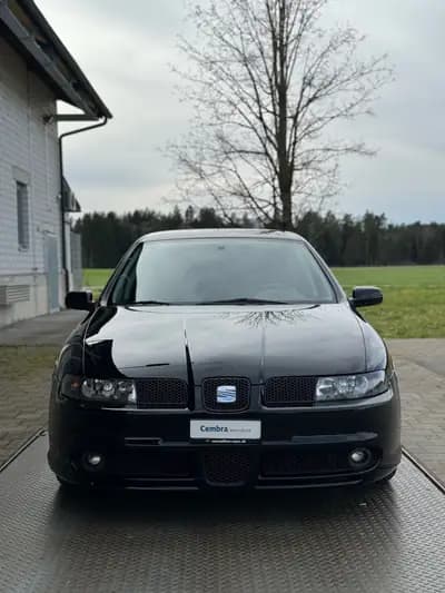 SEAT Leon Cupra 4 Kompressor ABT — Rare 286 ch, 4x4 turbo, 1 sur 150 — side view