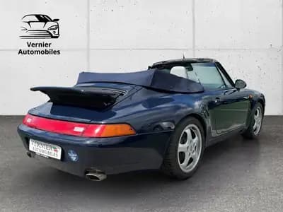 Porsche 911 Carrera 4 Cabriolet — Roadster légendaire 1995, transmission intégrale et toile — rear view