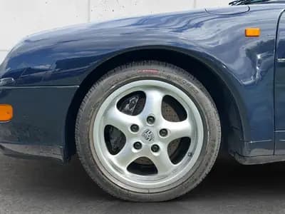 Porsche 911 Carrera 4 Cabriolet — Roadster légendaire 1995, transmission intégrale et toile — Thumbnail 9