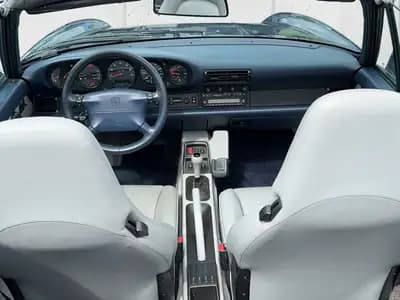 Porsche 911 Carrera 4 Cabriolet — Roadster légendaire 1995, transmission intégrale et toile — Thumbnail 12