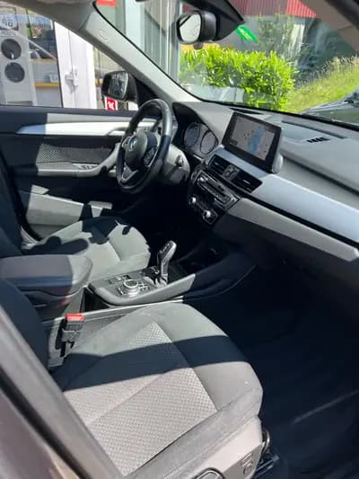 BMW X1 xDrive 20i – SUV compact polyvalent et fiable — interior