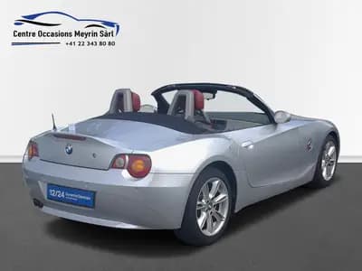 BMW Z4 2.5i Roadster 2005 — Cabriolet sportif reconditionné, cuir rouge chauffant — rear view
