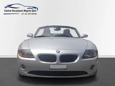 BMW Z4 2.5i Roadster 2005 — Cabriolet sportif reconditionné, cuir rouge chauffant — interior
