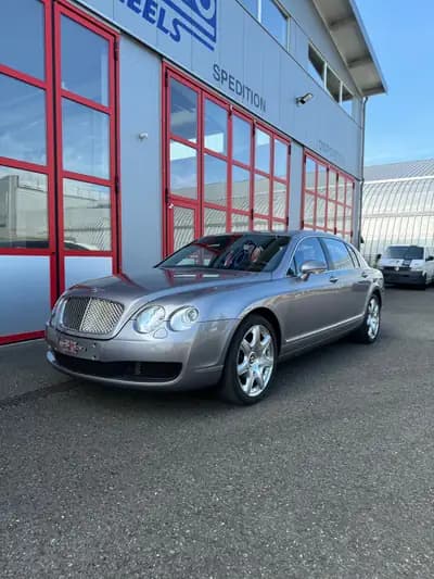 Bentley Continental Flying Spur 6.0 — Berline de luxe britannique, 114'000 km, sans accident — exterior view