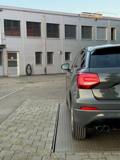 Audi Q2 1.4 TFSI Sport S-tronic — SUV urbain dynamique, entretien inclus — Thumbnail 10