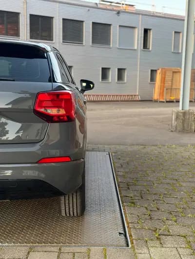 Audi Q2 1.4 TFSI Sport S-tronic — SUV urbain dynamique, entretien inclus — Thumbnail 13