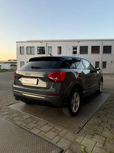 Audi Q2 1.4 TFSI Sport S-tronic — SUV urbain dynamique, entretien inclus — Thumbnail 15