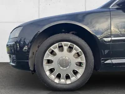 Audi A8 4.2 Quattro — Berline de prestige, 349 ch et transmission intégrale — Miniatur 9