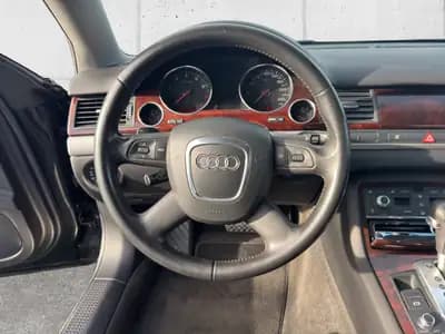 Audi A8 4.2 Quattro — Berline de prestige, 349 ch et transmission intégrale — Miniatur 13