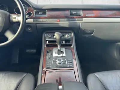 Audi A8 4.2 Quattro — Berline de prestige, 349 ch et transmission intégrale — Miniatur 15