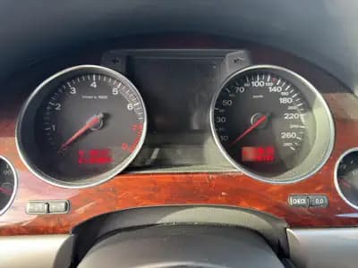 Audi A8 4.2 Quattro — Berline de prestige, 349 ch et transmission intégrale — Miniatur 14