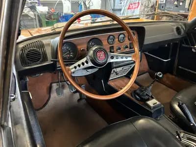 FIAT 124 Sport Coupé 1968 – Un classique italien restauré à la perfection — Thumbnail 7