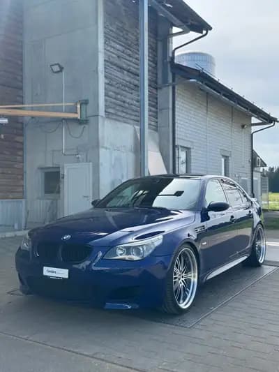BMW M5 E60 — Berline sportive de légende, état collection exceptionnel — dashboard