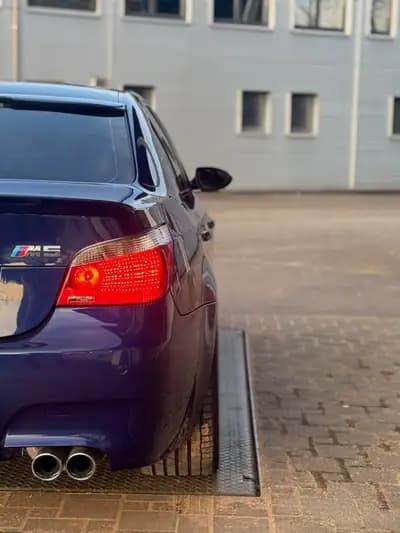 BMW M5 E60 — Berline sportive de légende, état collection exceptionnel — Thumbnail 13