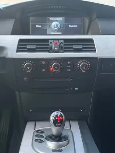 BMW M5 E60 — Berline sportive de légende, état collection exceptionnel — Thumbnail 19