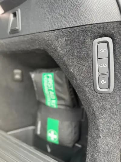 Volvo XC90 T8 eAWD R-Design — SUV 7 places hybride rechargeable, 33'650 km seulement — Thumbnail 16