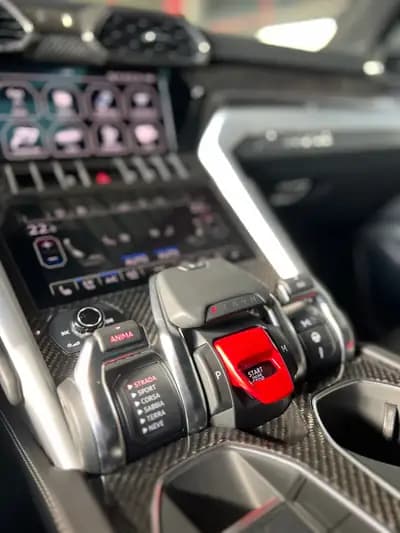 Lamborghini Urus E-Gear Graphite Capsule — SUV sportif 650 ch, kilométrage modéré, état impeccable — Thumbnail 29