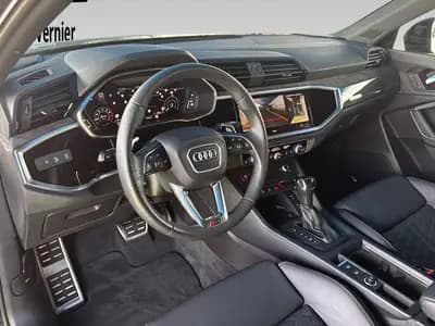 Audi RS Q3 Sportback quattro — 400 ch dynamiques, SUV coupé haute performance — Miniature 13
