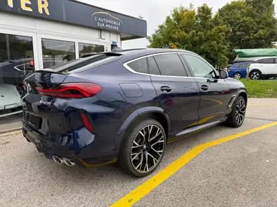 BMW X6M Steptronic - 600 ch de performance brute — Seitenansicht