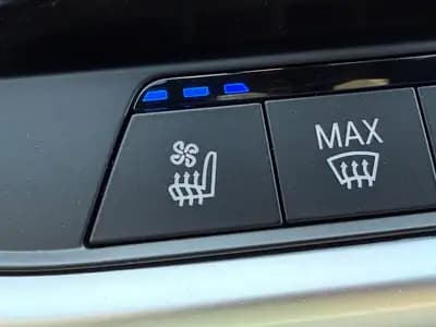 BMW X6M Steptronic - 600 ch de performance brute — Miniatur 11