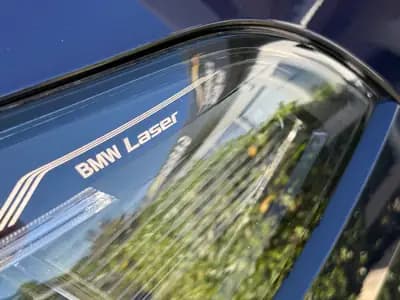 BMW X6M Steptronic - 600 ch de performance brute — Miniatur 12