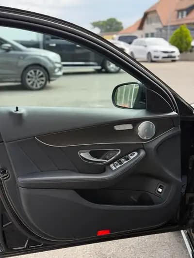 Mercedes-Benz C 200 AMG Line 4Matic — Berline Premium Suisse, 1ère Main Leasing — Thumbnail 13