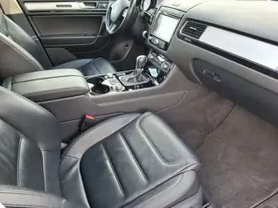 VW Touareg 3.0 TDI — SUV premium diesel, suspension pneumatique, kilométrage maîtrisé — Thumbnail 9