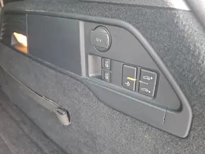 VW Touareg 3.0 TDI — SUV premium diesel, suspension pneumatique, kilométrage maîtrisé — Thumbnail 15