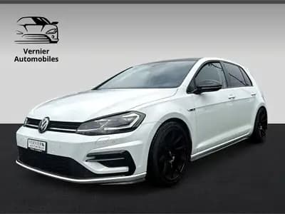 VW Golf 1.5 TSI EVO Highline DSG — Compacte dynamique, faible consommation et garantie 12 mois — rear view
