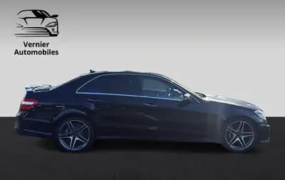 Mercedes-Benz E 63 AMG — Berline sport légendaire, 525 ch et expertise récente — Miniatur 9