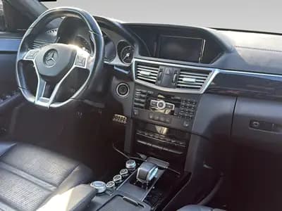 Mercedes-Benz E 63 AMG — Berline sport légendaire, 525 ch et expertise récente — Miniatur 12