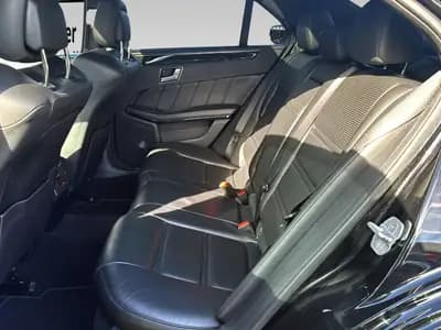 Mercedes-Benz E 63 AMG — Berline sport légendaire, 525 ch et expertise récente — Miniatur 14