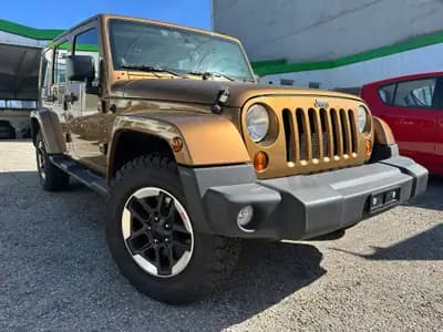 Jeep Wrangler Unlimited Capote/Hardtop — L'incontournable SUV 4x4 polyvalent — rear view