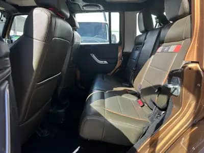 Jeep Wrangler Unlimited Capote/Hardtop — L'incontournable SUV 4x4 polyvalent — Thumbnail 8