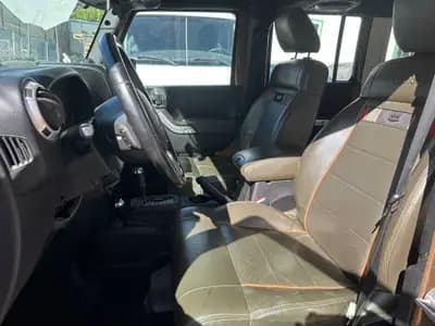 Jeep Wrangler Unlimited Capote/Hardtop — L'incontournable SUV 4x4 polyvalent — Thumbnail 11